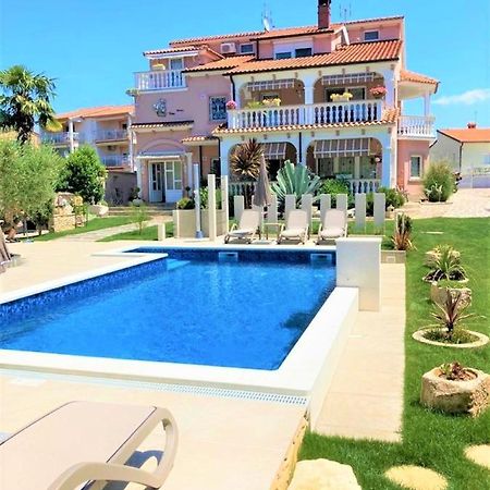 Apartment Villa Engel With Pool ポレッチ エクステリア 写真