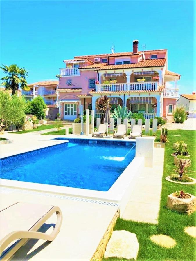 Apartment Villa Engel With Pool ポレッチ エクステリア 写真