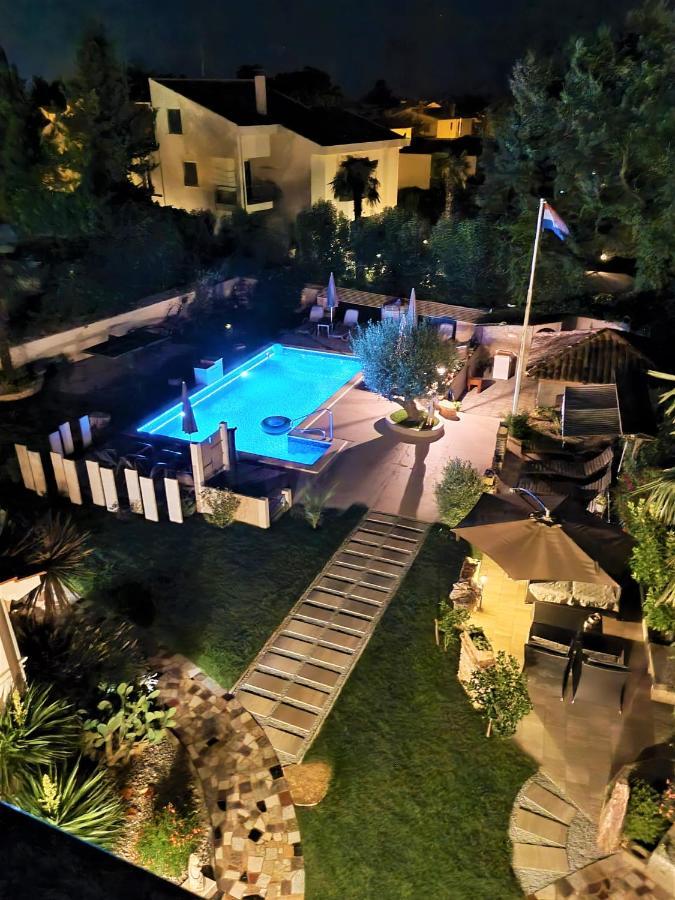Apartment Villa Engel With Pool ポレッチ エクステリア 写真