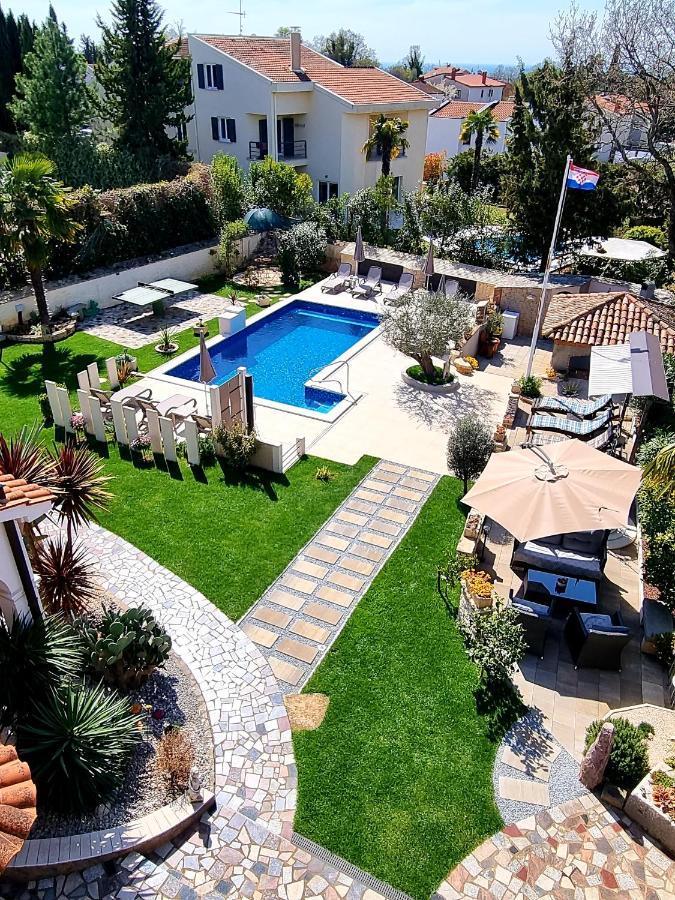 Apartment Villa Engel With Pool ポレッチ エクステリア 写真