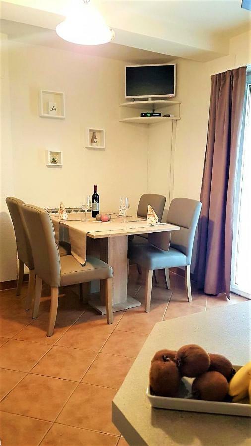 Apartment Villa Engel With Pool ポレッチ エクステリア 写真
